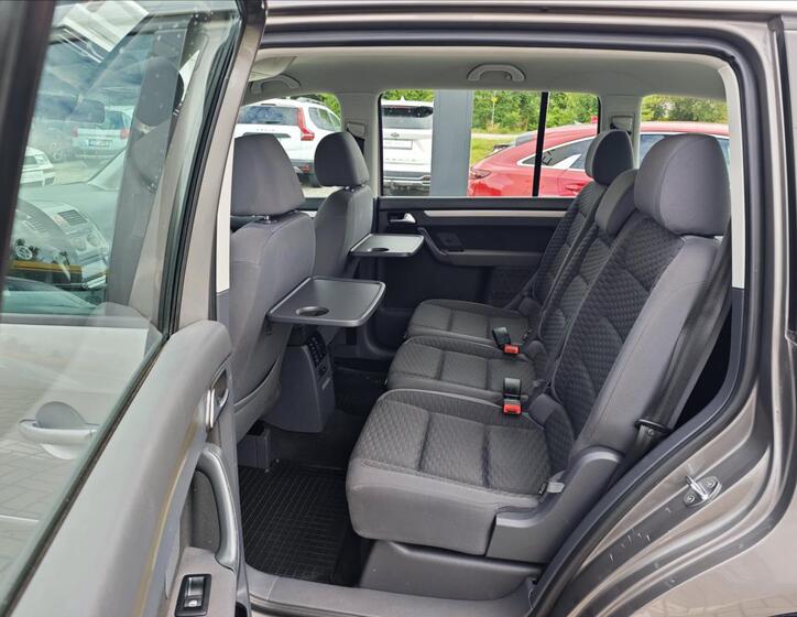 Volkswagen Touran 11