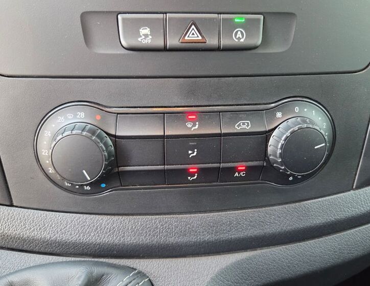 Mercedes-Benz Vito 12