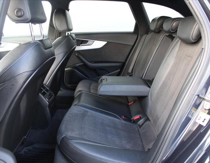 Audi A4 11