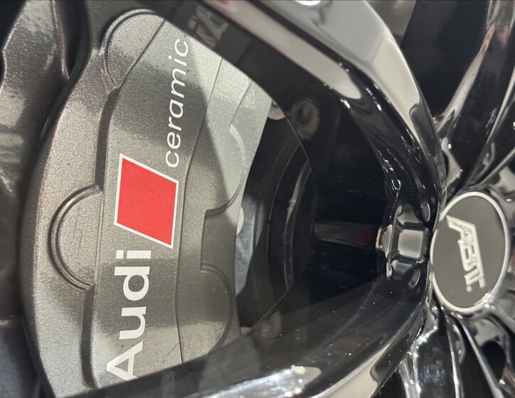 Audi RS Q8 9