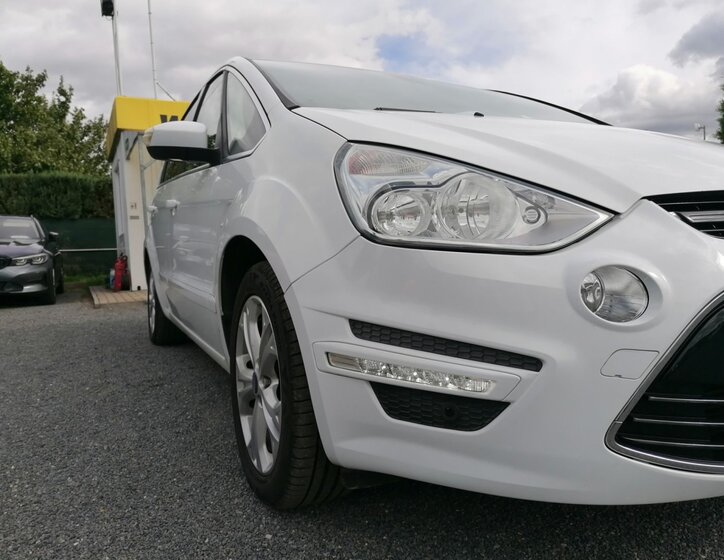 Ford S-MAX 19