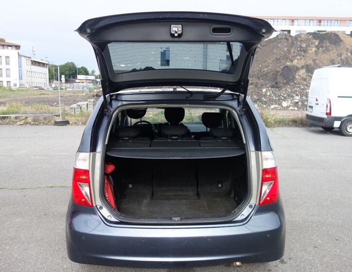Honda FR-V 15