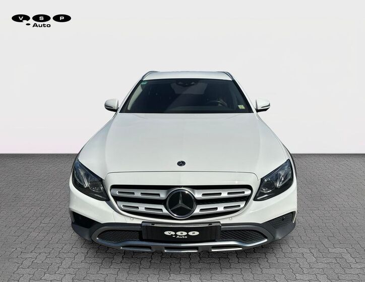 Mercedes-Benz Třídy E 8