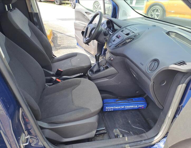 Ford Tourneo Courier 6