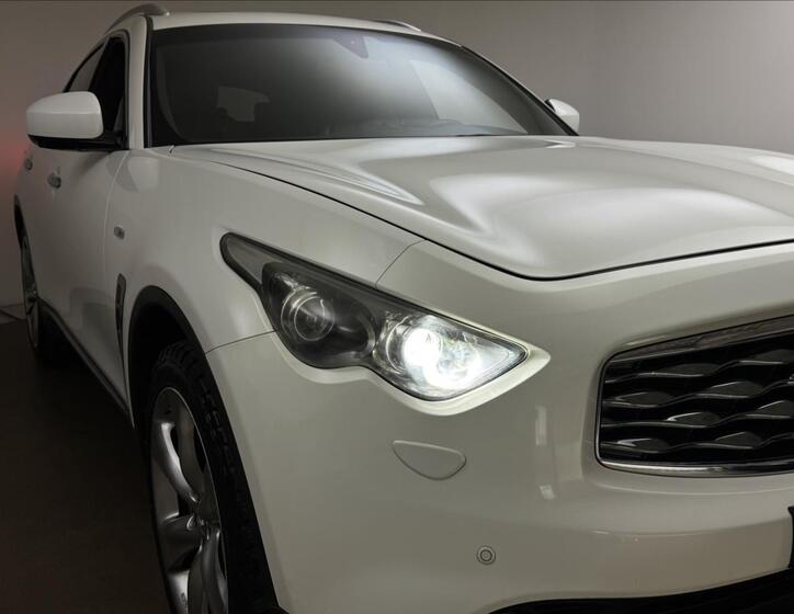 Infiniti FX30 41