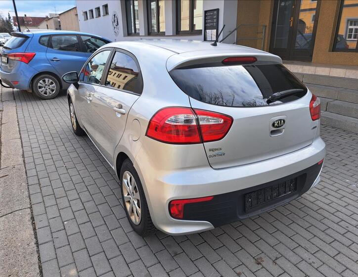 KIA Rio 7