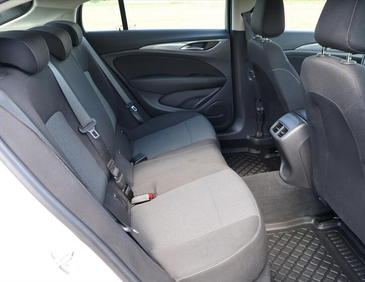 Opel Insignia 15