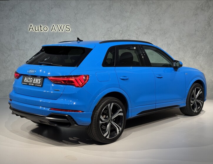 Audi Q3 9
