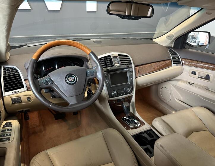 Cadillac SRX 23