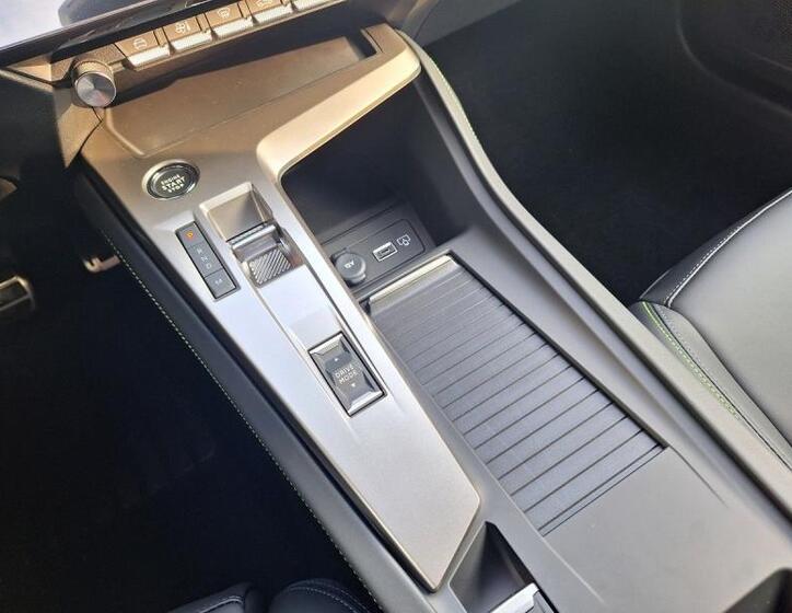 Peugeot 408 18