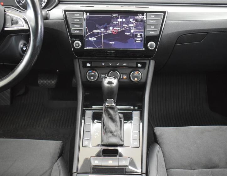 Škoda Superb 18