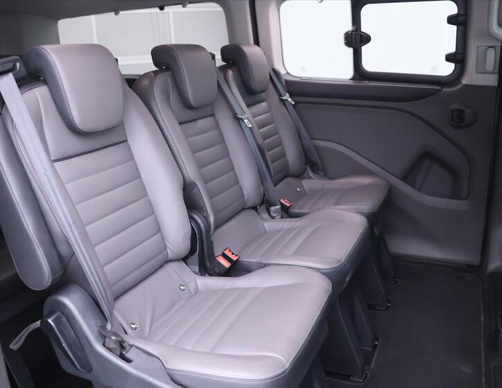 Ford Transit Custom 13