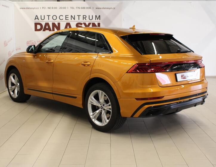 Audi Q8 6