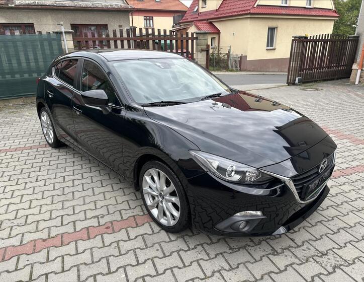 Mazda 3 1