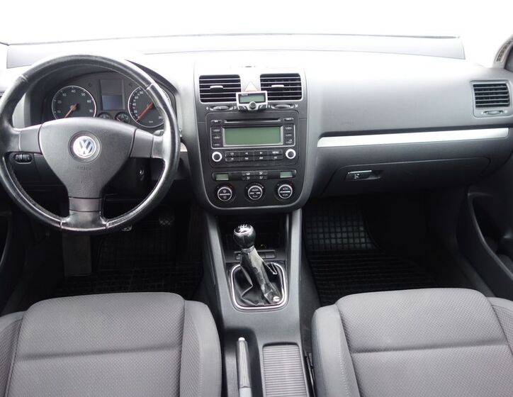 Volkswagen Golf 11