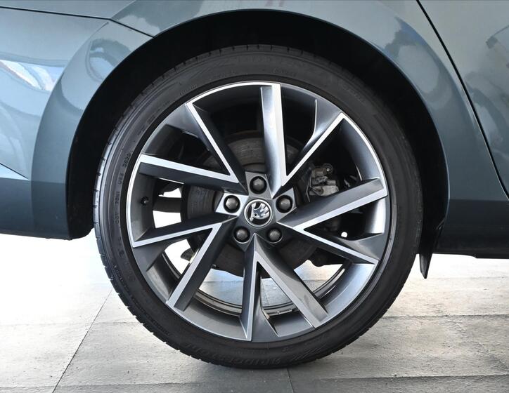 Škoda Superb 40
