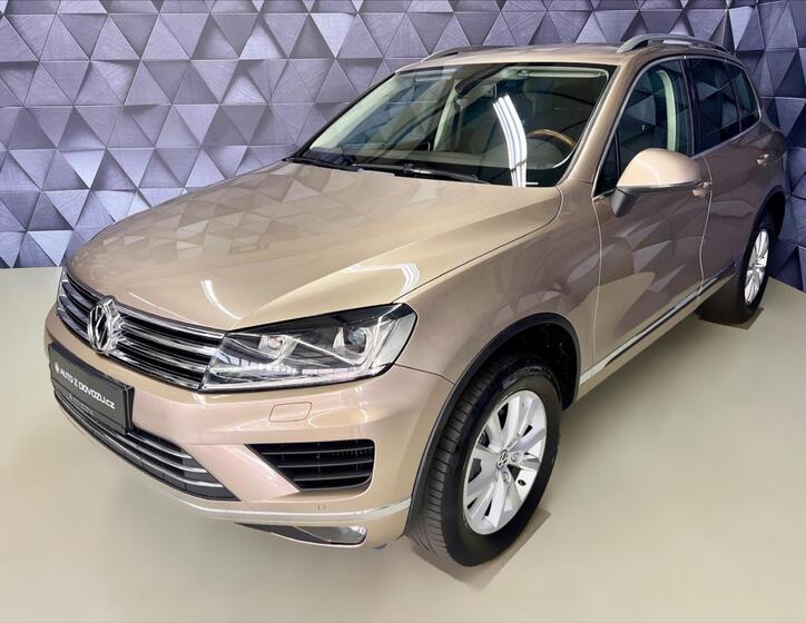 Volkswagen Touareg 1