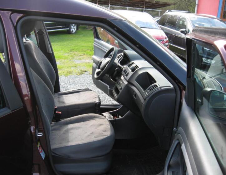 Škoda Roomster 13