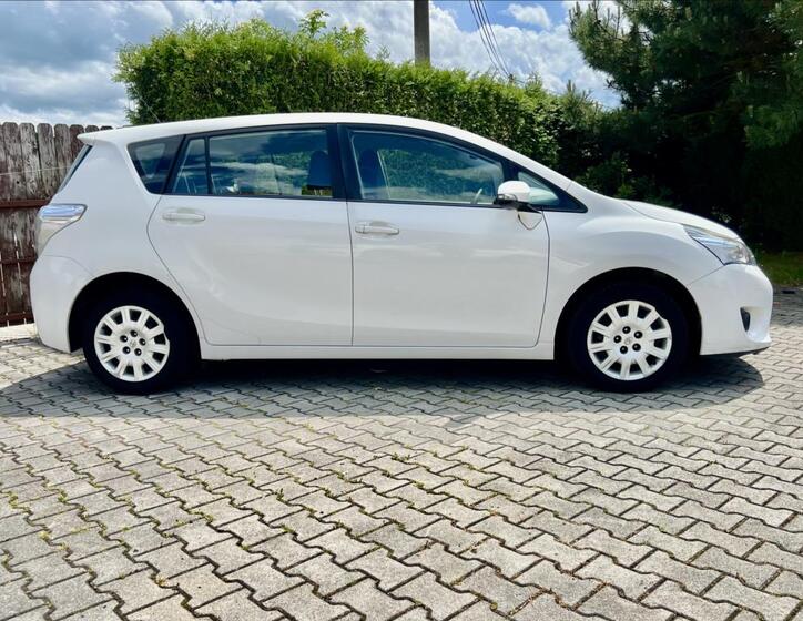 Toyota Verso 6