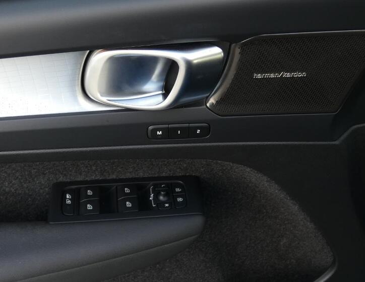 Volvo XC40 9
