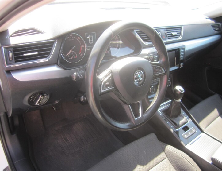 Škoda Superb 10