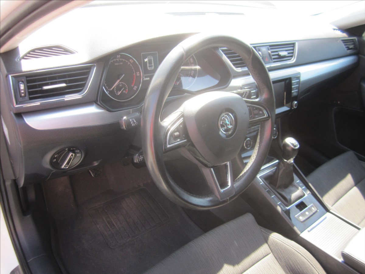 Škoda Superb