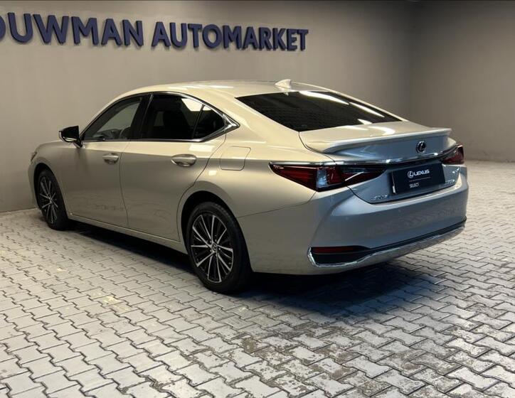 Lexus ES 300h 13