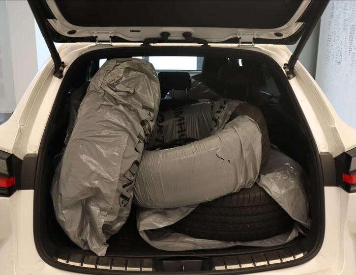 Lexus NX 450h+ 11
