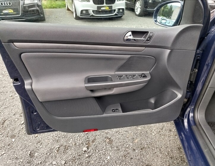 Volkswagen Golf 11