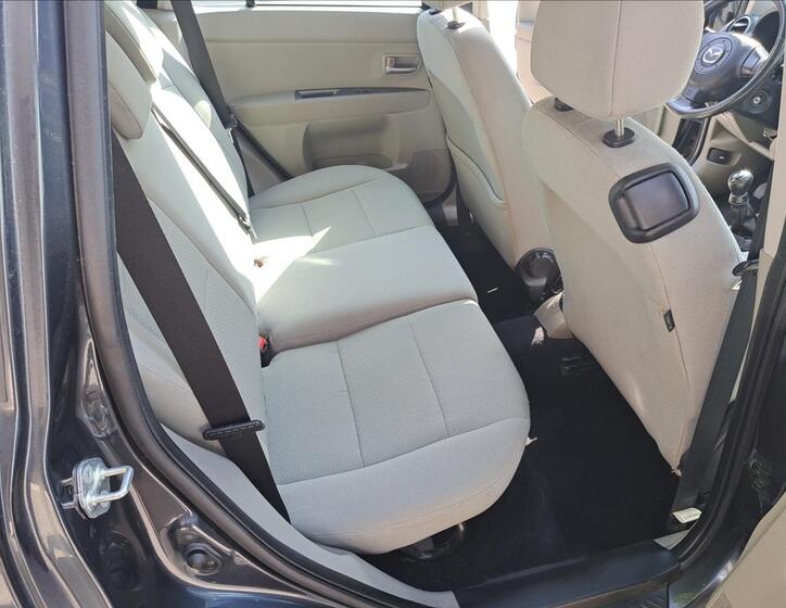 Mazda 2 31