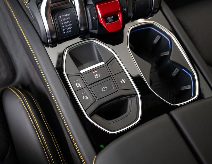 Lamborghini Urus 16