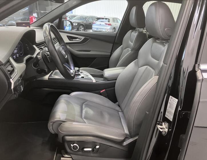 Audi Q7 16