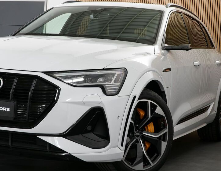 Audi e-tron 5