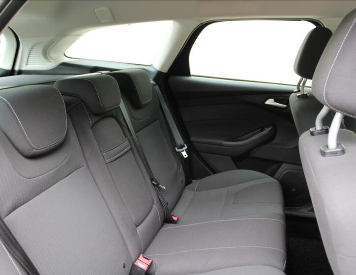 Ford Focus 27