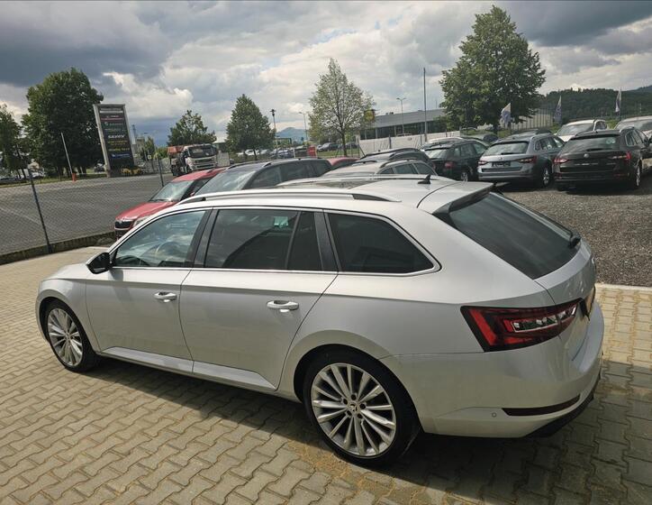 Škoda Superb 9