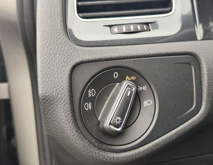 Volkswagen Golf 30