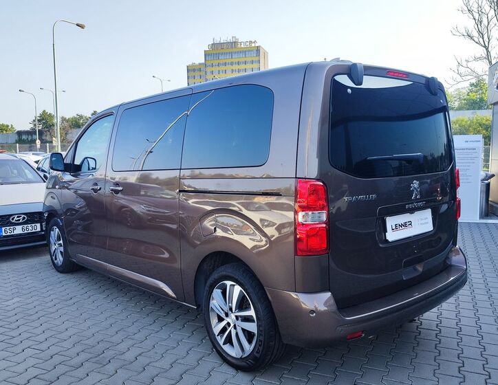 Peugeot Traveller 8