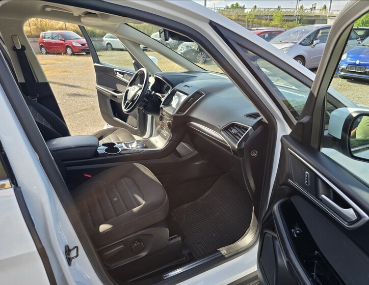 Ford Galaxy 14