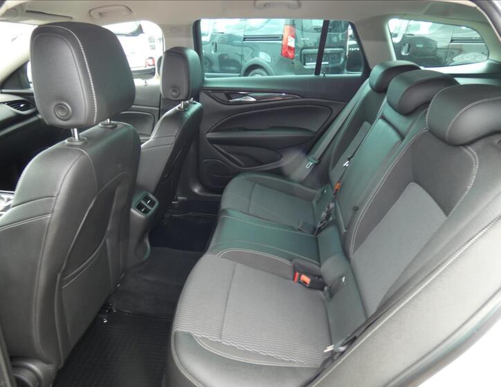 Opel Insignia 12