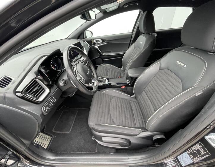 KIA ProCeed 4