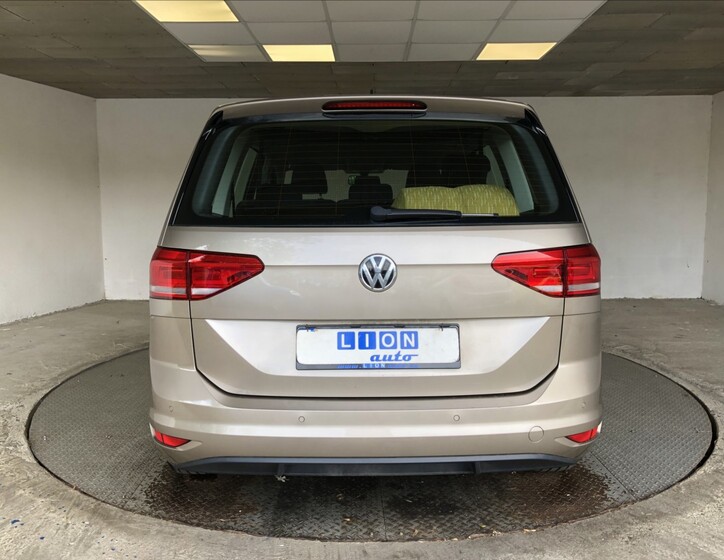 Volkswagen Touran 6