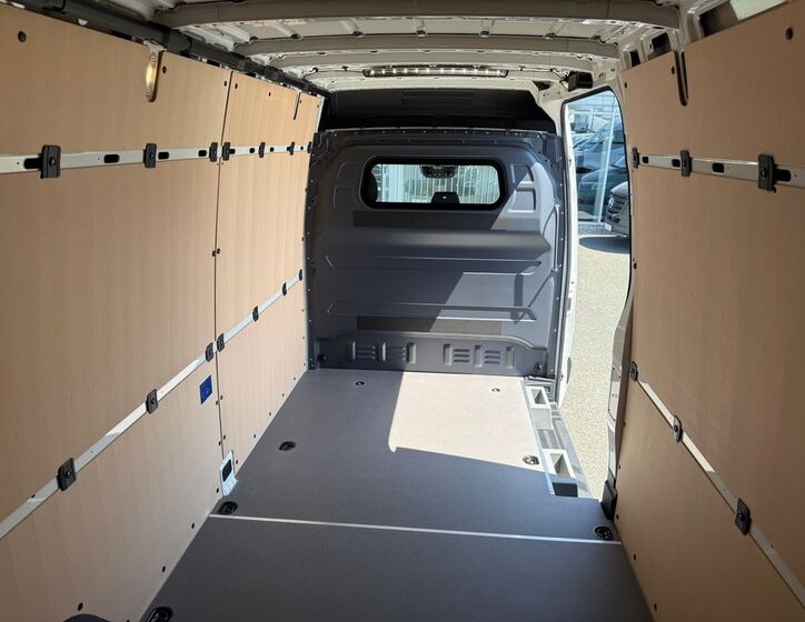 Mercedes-Benz Sprinter 13
