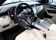 Jaguar F-Pace 13