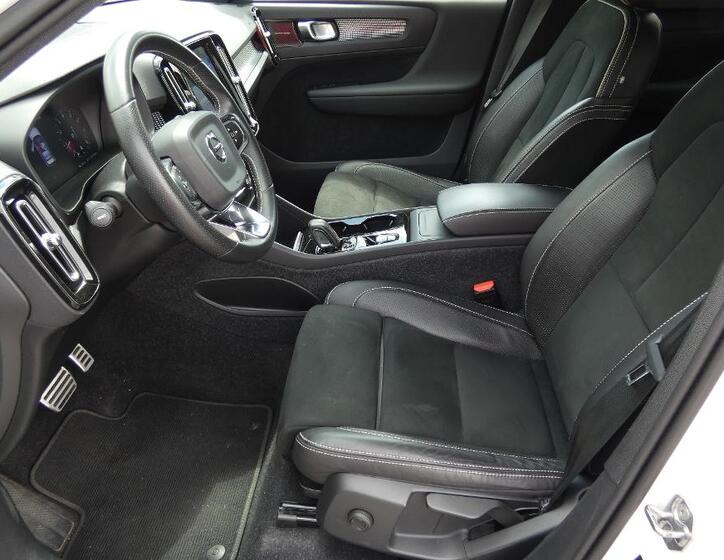 Volvo XC40 17