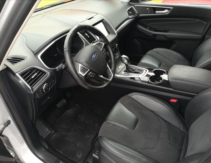 Ford Galaxy 13