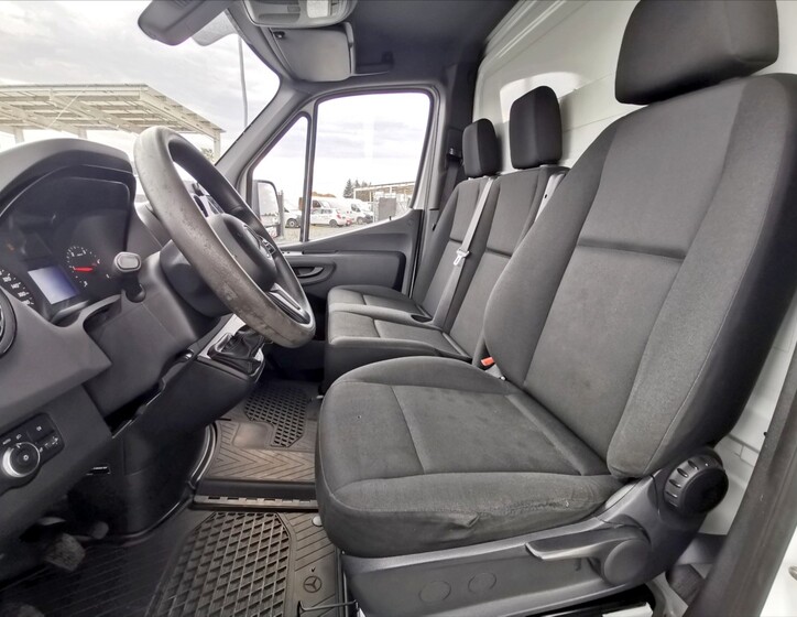 Mercedes-Benz Sprinter 5
