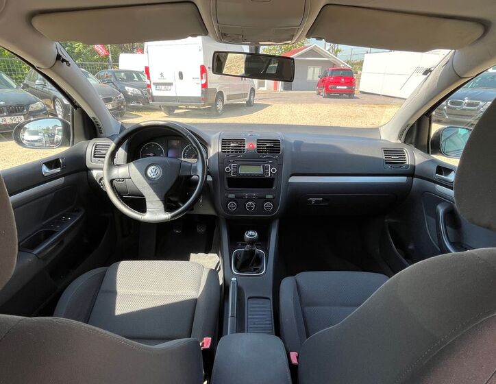 Volkswagen Golf 21