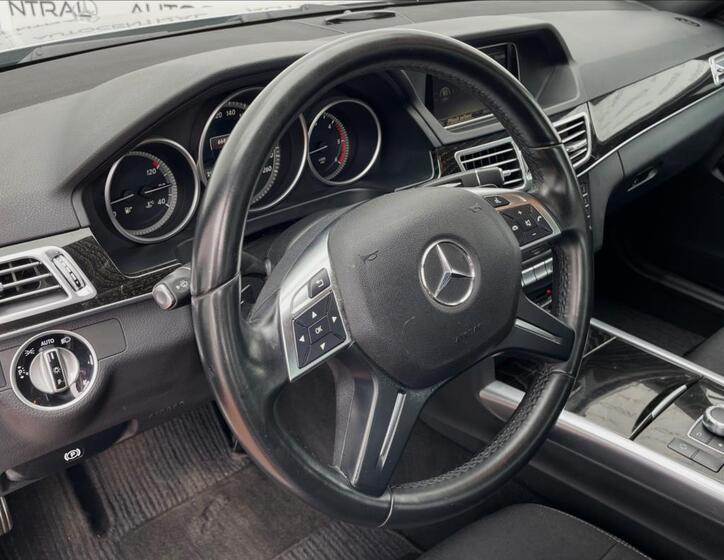 Mercedes-Benz Třídy E 12