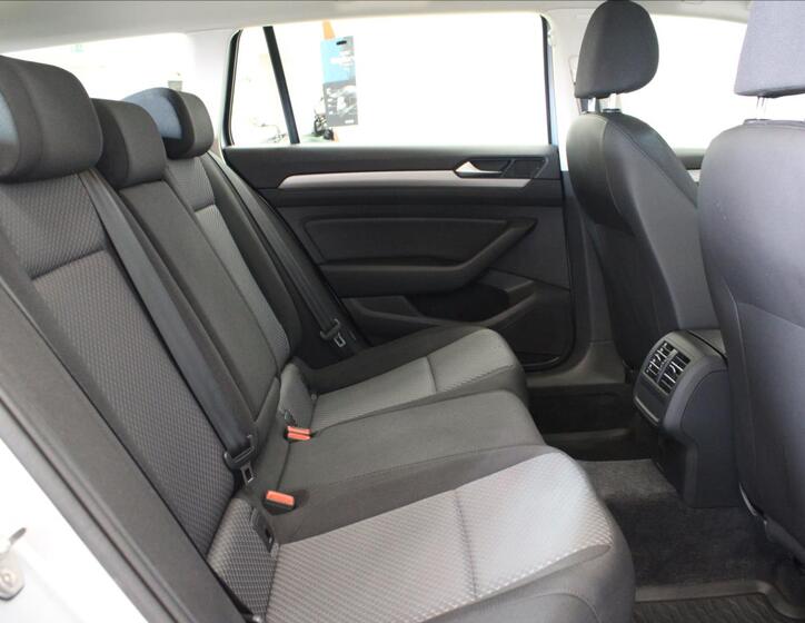 Volkswagen Passat 13