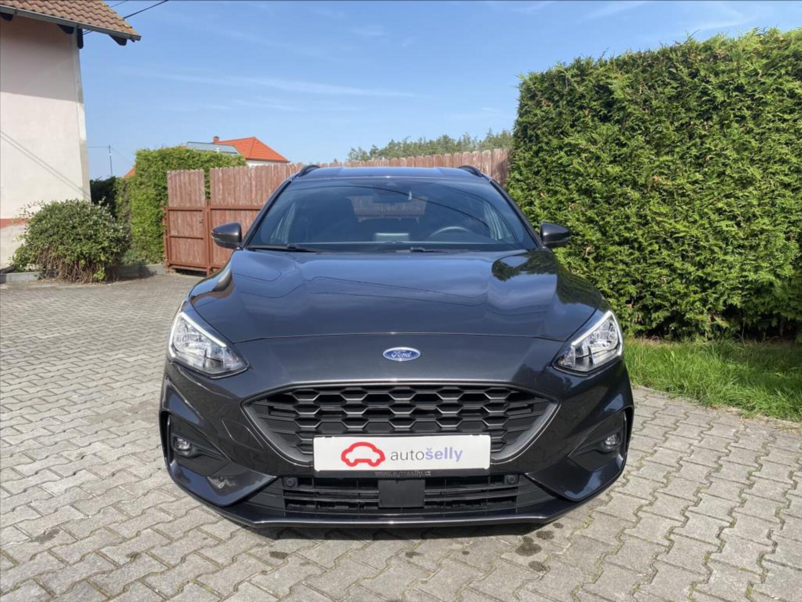 Ford Focus 8